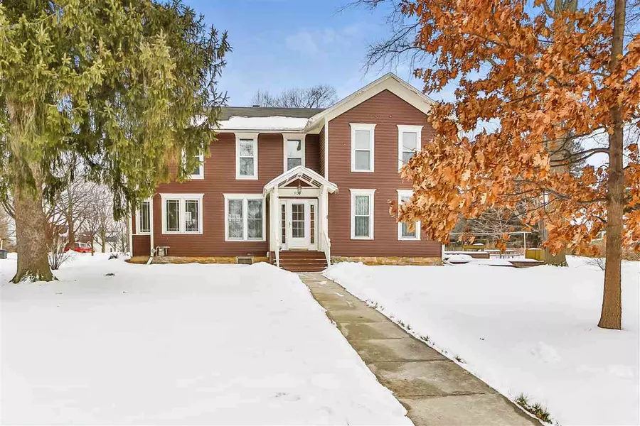 501 W South St, Stoughton, WI 53589