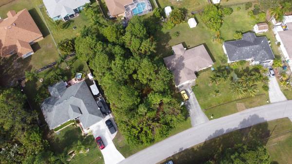 5885 NW Hann DR, Port Saint Lucie, FL 34952