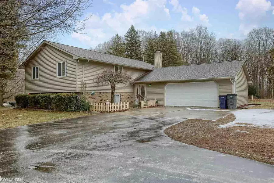 37390 Hebel Road, Richmond, MI 48062