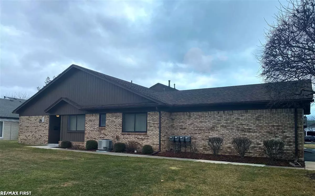 Saint Clair Shores, MI 48082,662 Country Club