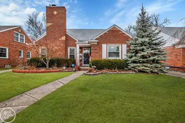 Grosse Pointe Woods, MI 48236,1610 Fairholme