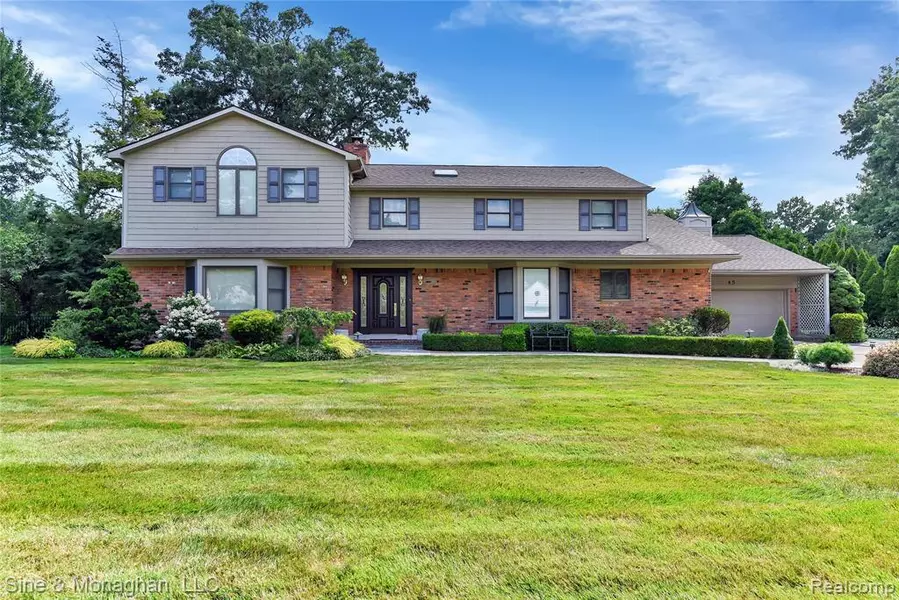 45 SHOREHAM Road, Grosse Pointe Shores, MI 48236 2420