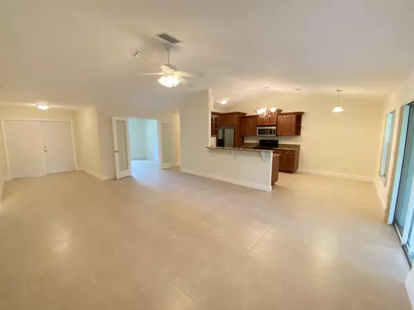 Fort Pierce, FL 34982,807 Anita ST