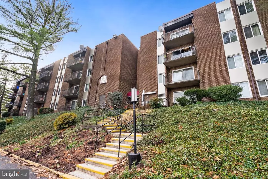 75 S REYNOLDS ST #107, Alexandria, VA 22304