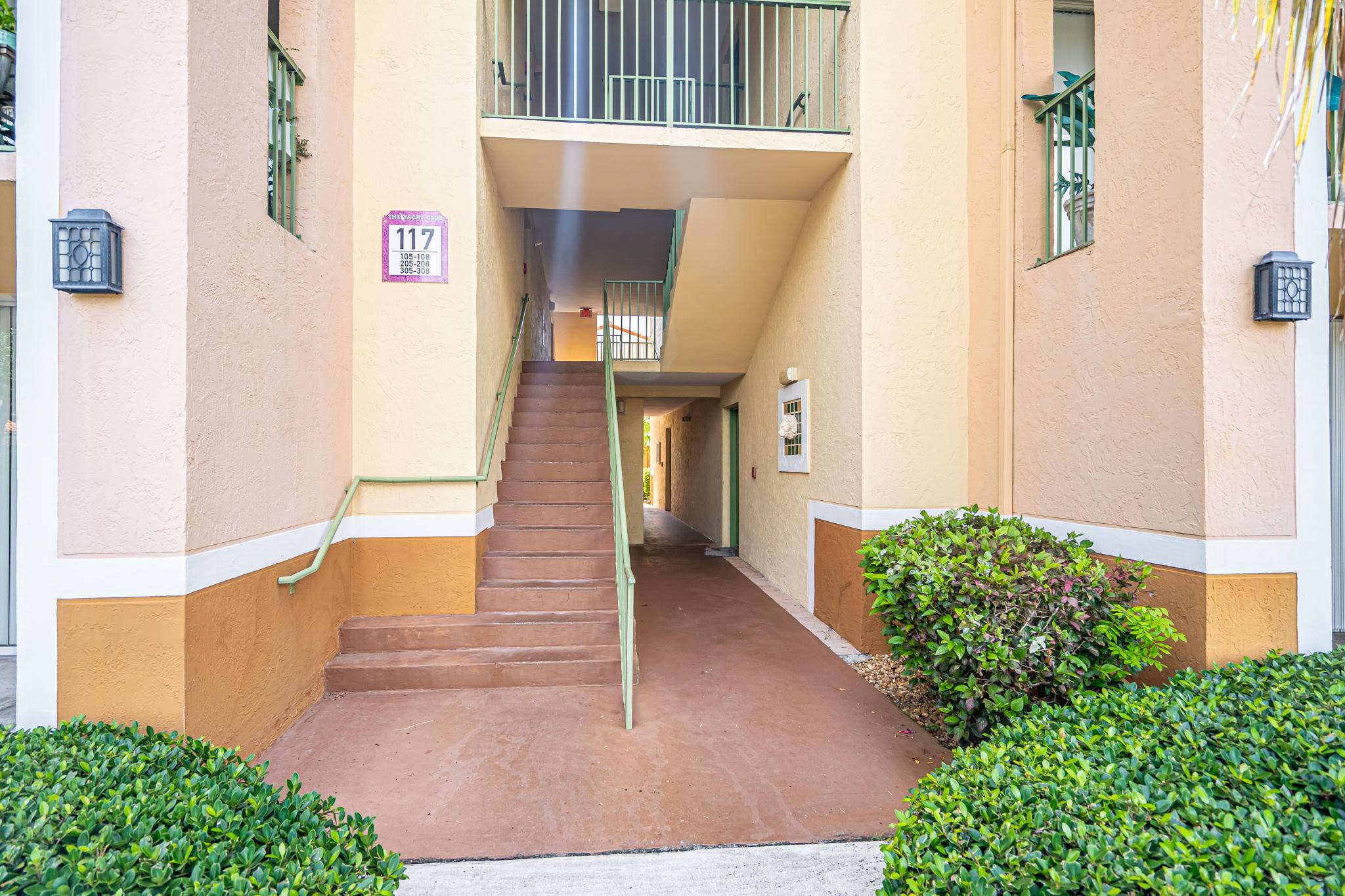 117 Yacht Club WAY 305, Hypoluxo, FL 33462