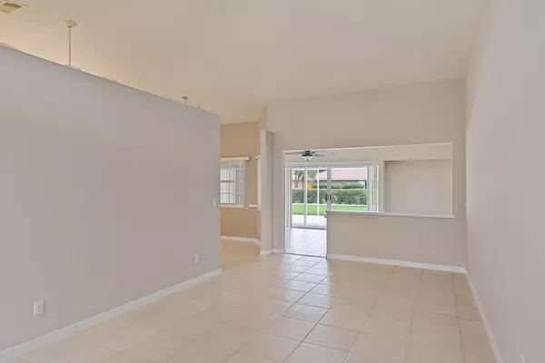 Port Saint Lucie, FL 34986,413 SW Sycamore Cove