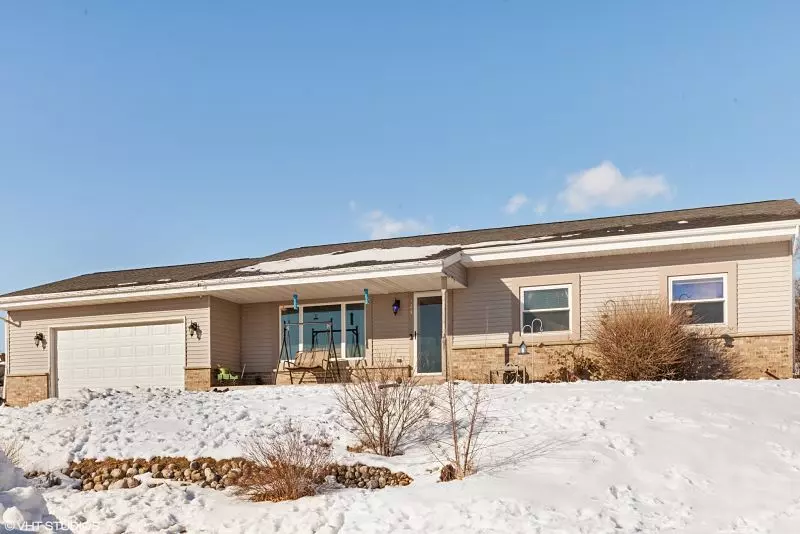 Eagle, WI 53119,424 Clover Ct