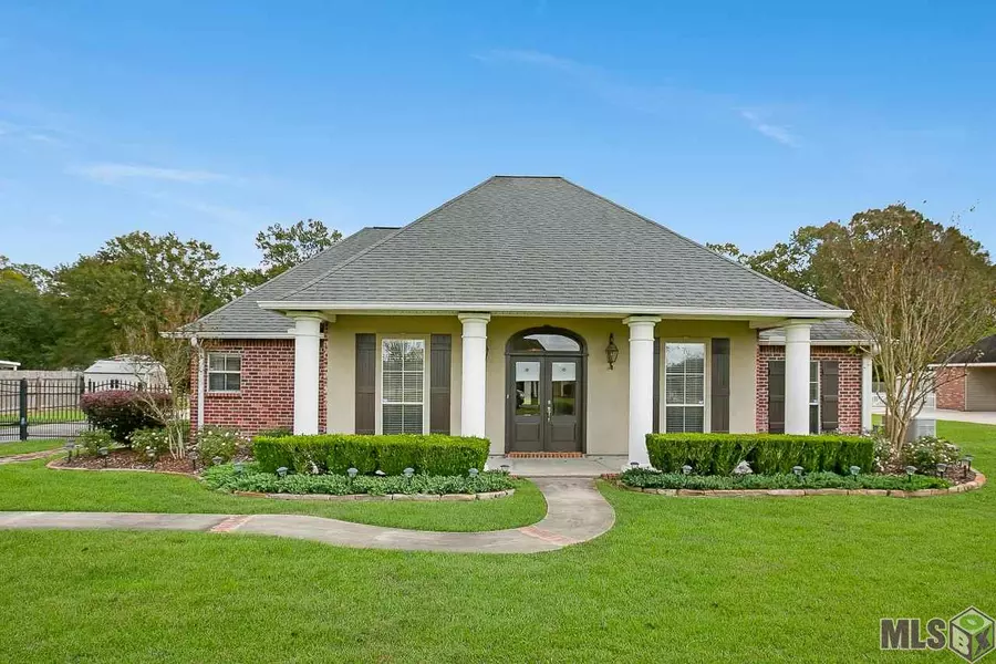 16440 OLE HOMESTEAD LN, Prairieville, LA 70769