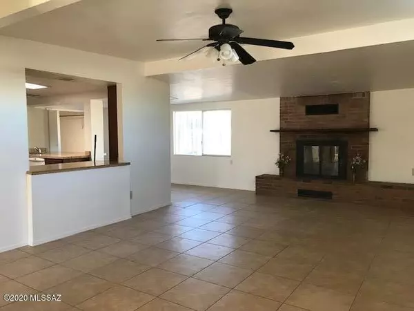 Tucson, AZ 85705,1042 W Farr Street