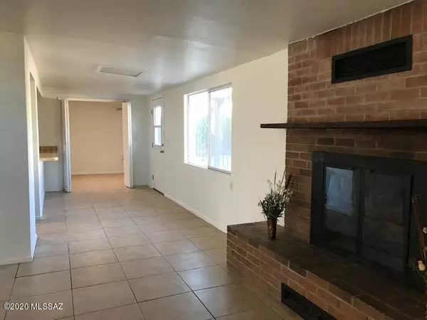 Tucson, AZ 85705,1042 W Farr Street