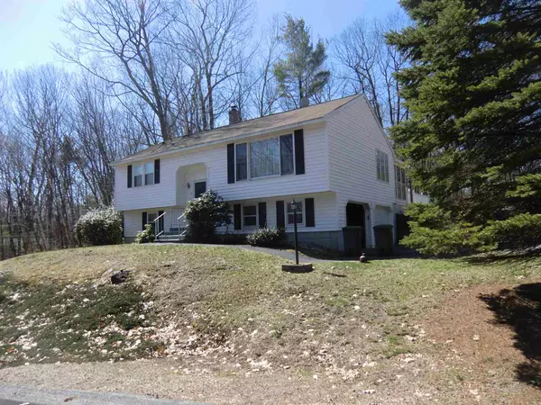 6 Almeda LN, Hooksett, NH 03106