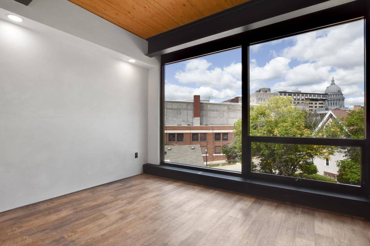 211 S Henry St #202, Madison, WI 53703
