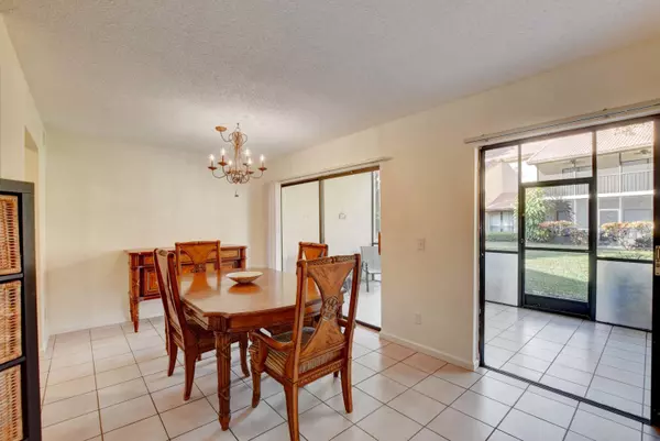 Boca Raton, FL 33486,5710 Coach House Cir B