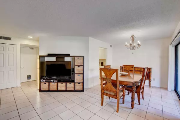 Boca Raton, FL 33486,5710 Coach House Cir B