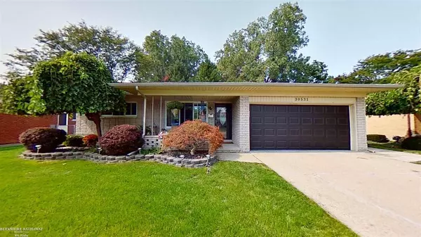 30531 Warner, Warren, MI 48092