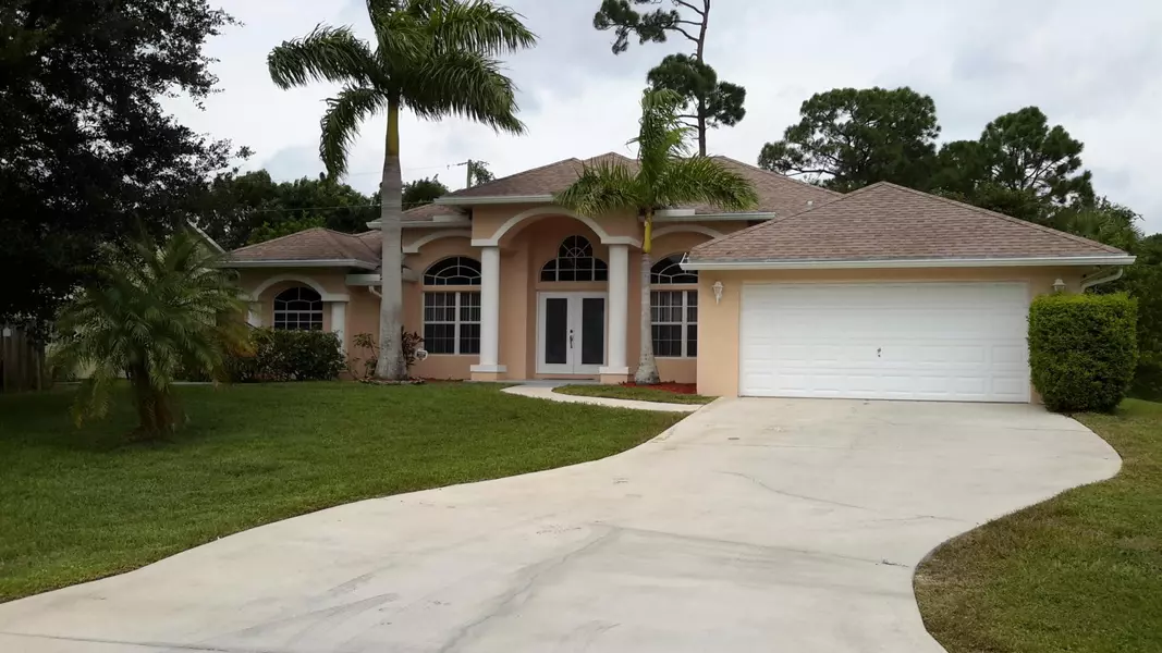 1902 SW Lennox ST, Port Saint Lucie, FL 34953