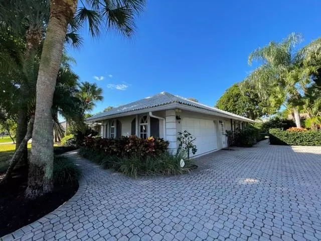 10827 Gleneagles RD, Boynton Beach, FL 33436