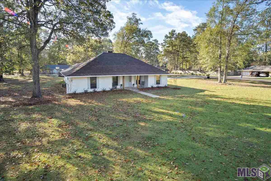 16208 CHEVERNT DR, Greenwell Springs, LA 70739