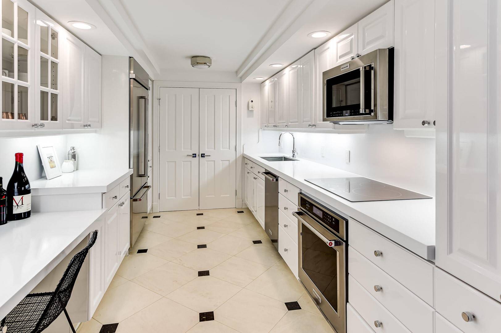 Palm Beach, FL 33480,100 Sunrise AVE 213
