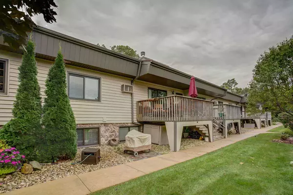 S8161 Kassner Rd #4, Merrimac, WI 53561