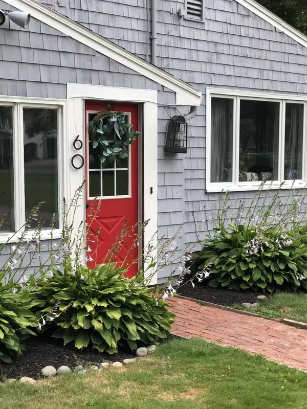 60 Jewell ST, South Hampton, NH 03827