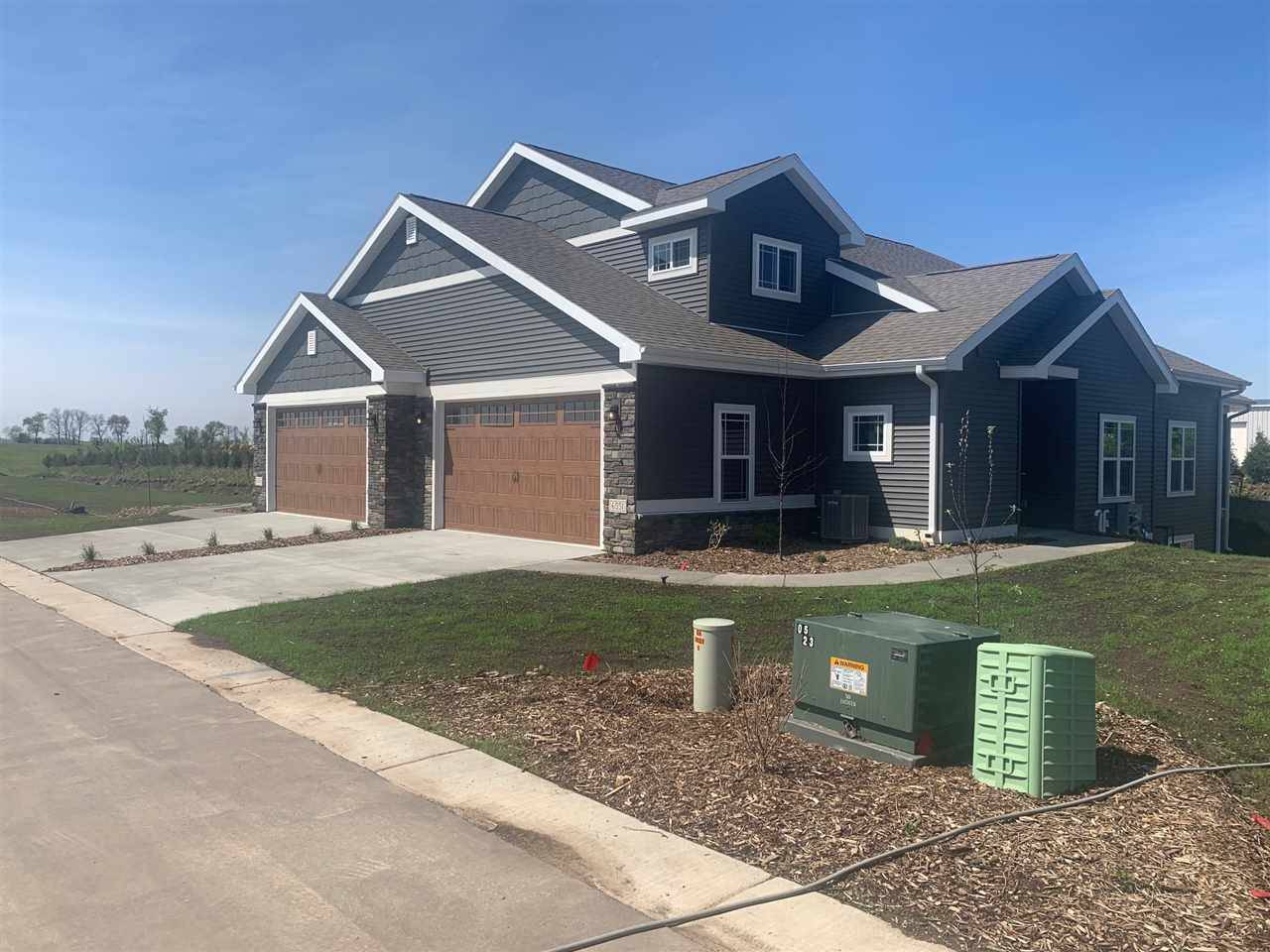 6529 Cortland Park Dr, Deforest, WI 53532