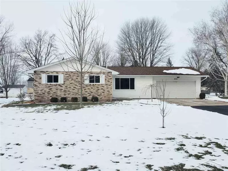 4391 N Thomas, Freeland, MI 48623