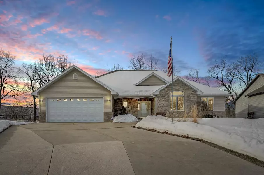 9 Leona Ct, Madison, WI 53716