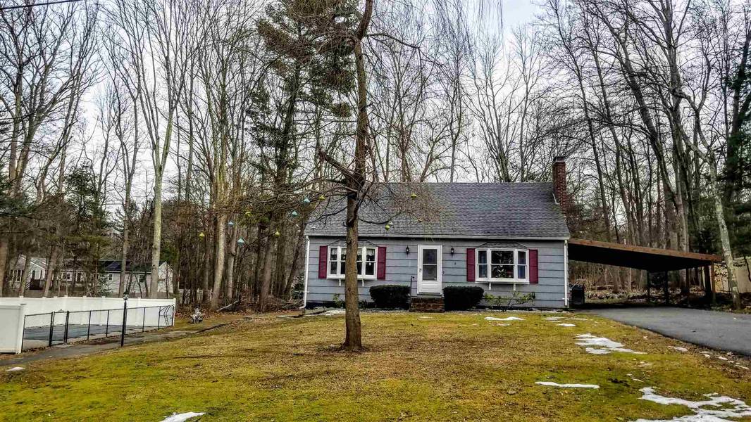 8 Greystone AVE, Plaistow, NH 03865