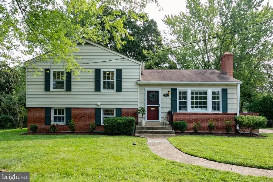 8415 FORT HUNT RD, Alexandria, VA 22308