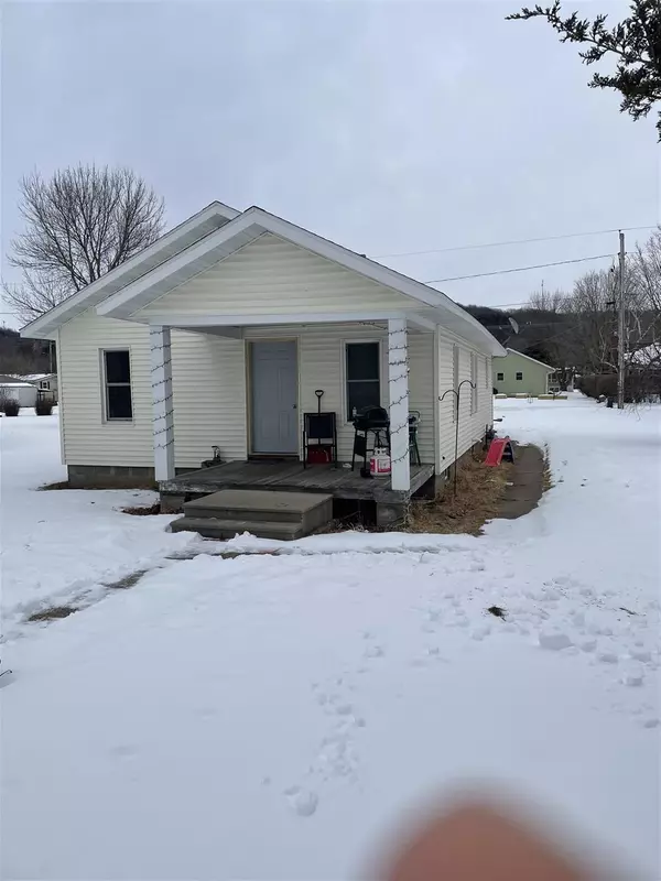 428 S STATE ST, Prairie Du Chien, WI 53821