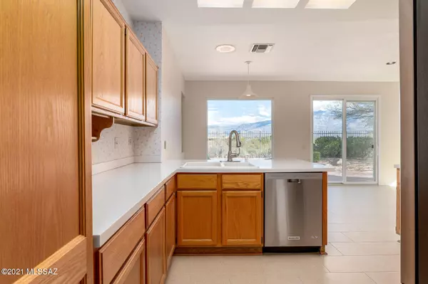 Oro Valley, AZ 85755,13940 N Desert Butte Drive