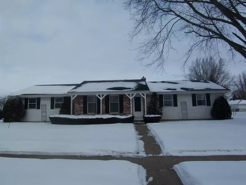 810 Sue Ln, Clinton, WI 53525