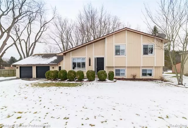 Clarkston, MI 48346,5025 PINE KNOB TRAIL