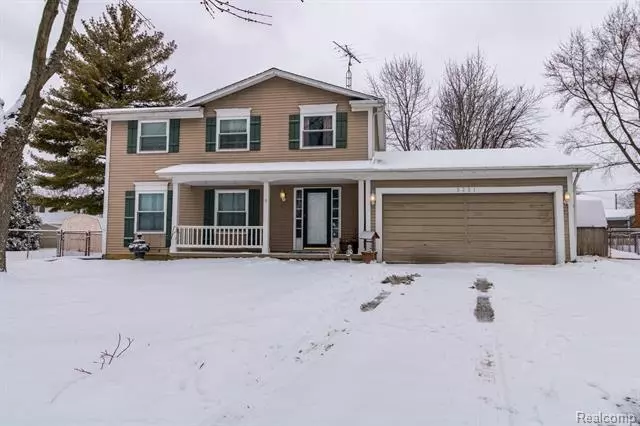 5251 SPINNING WHEEL CRT, Grand Blanc, MI 48439