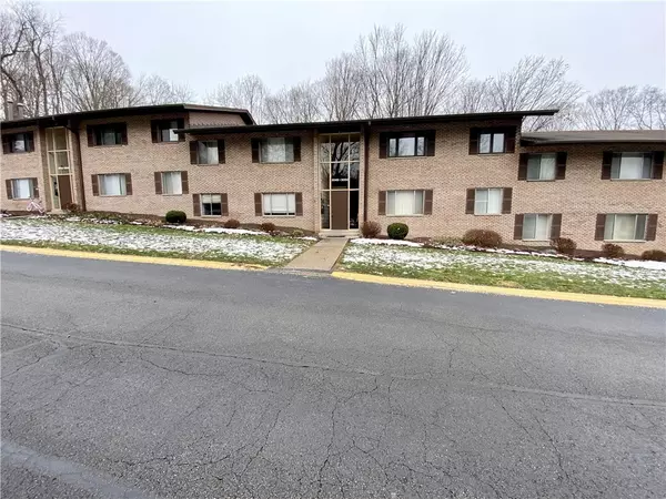 Coraopolis, PA 15108,3052 Sanlin Drive