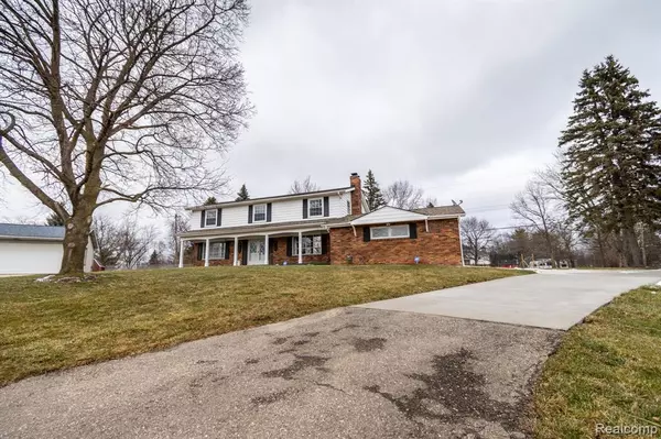 Grand Blanc, MI 48439 4817,1280 ARROWWOOD Circle