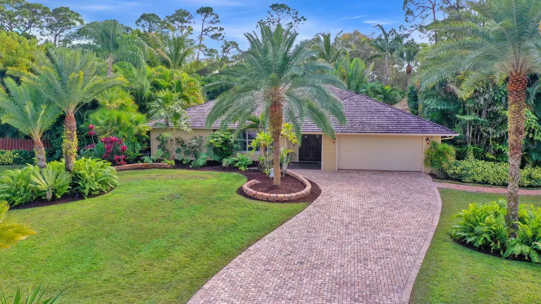 9162 Winding Woods DR, Lake Worth, FL 33467