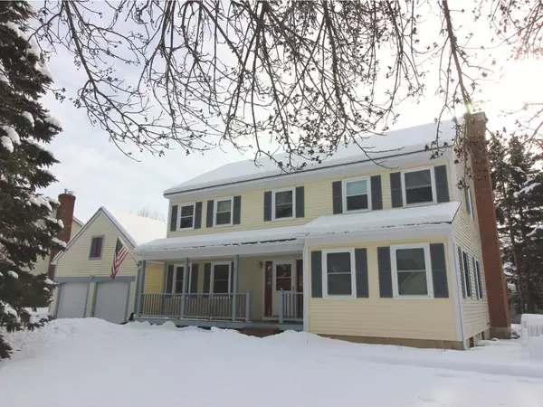 38 Bobolink CIR,  Essex,  VT 05452