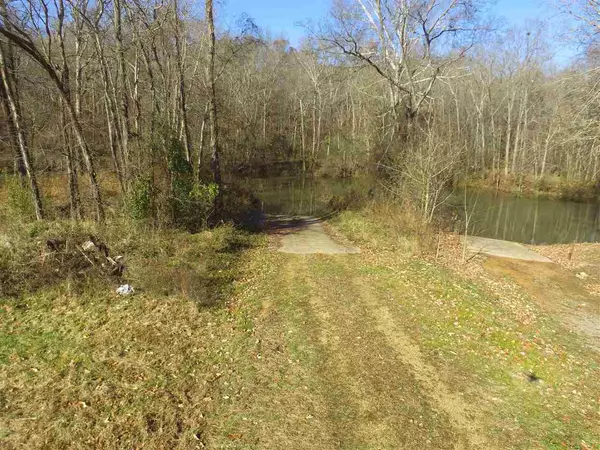 Adamsville, TN 38310,500 TOWBOAT LN