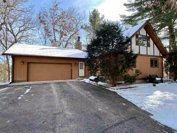 S3168 Lake Shore Rd, Reedsburg, WI 53959