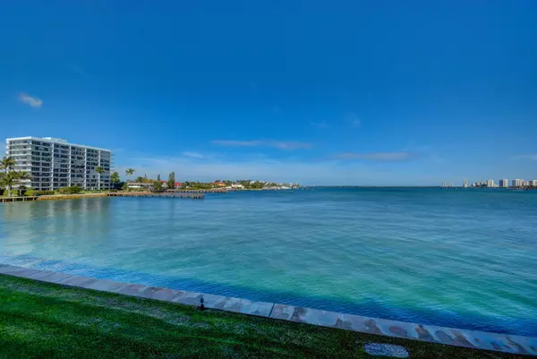 Riviera Beach, FL 33404,400 Wilma CIR 104