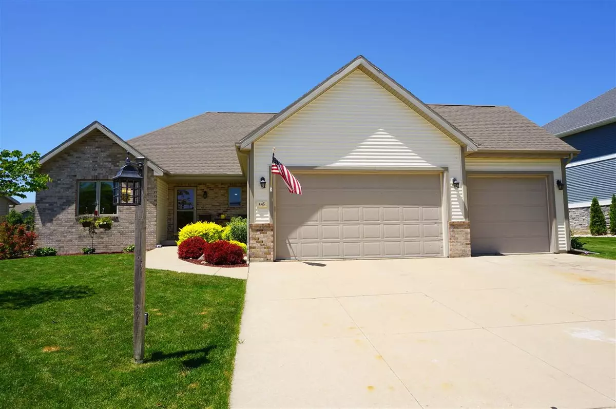 Columbus, WI 53925,445 Vista Cir