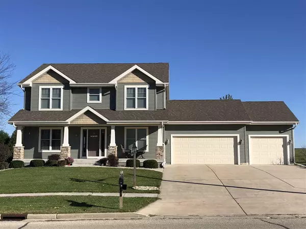 203 Ridgeview Ln, Columbus, WI 53925