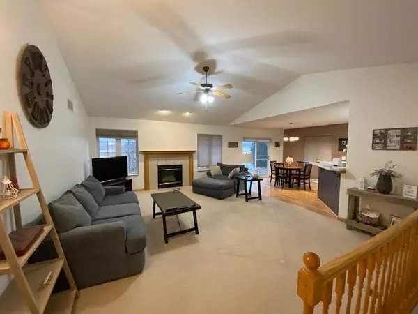 Columbus, WI 53925-2309,105 Ridgeview Ln