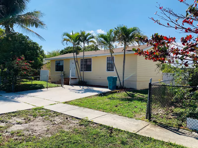 1435 NW 4th ST, Boynton Beach, FL 33435