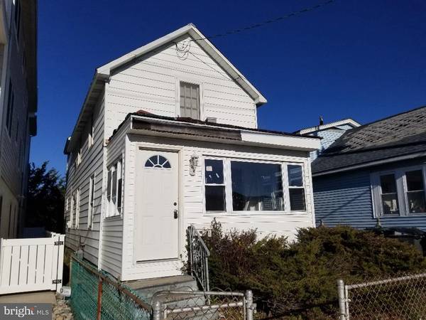 4216 HUDSON AVE, Wildwood, NJ 08260