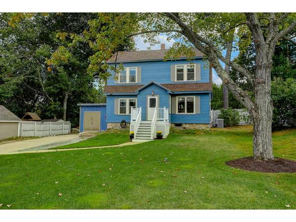 17 Desaulnier ST, Goffstown, NH 03102