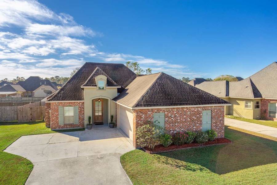 13402 AUTUMN RUN DR #, Walker, LA 70785