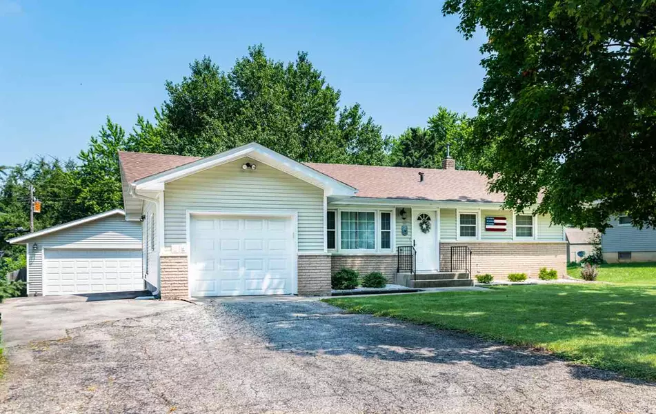 4388 WINDSOR RD, Windsor, WI 53598